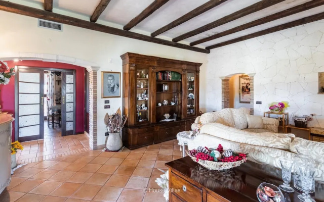 Luxury Garden in Gallina