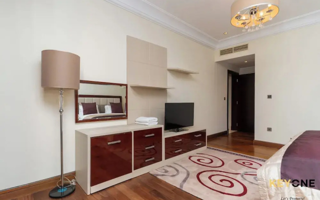 Grandeur 2BR Small Room & Beach Access