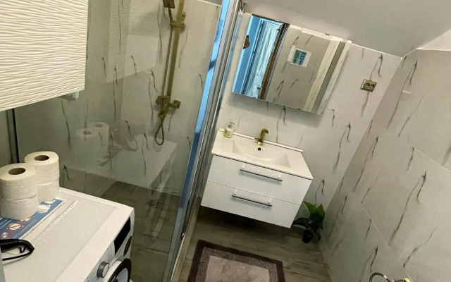 New apartment in luxury zone with garden,free parking