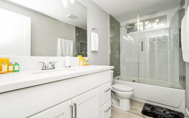 Heated Pool & Spa ensuite Villa