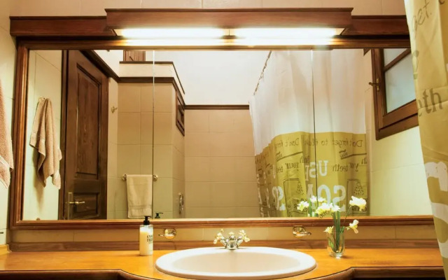 The Fountainhead Historic Chalet By JJ