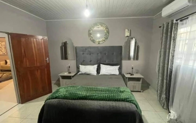 Spacious 2 Bedroomed Semi-detached Fully Furnished Apartment Num01