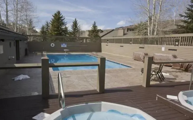 RedAwning Lakeside 1633