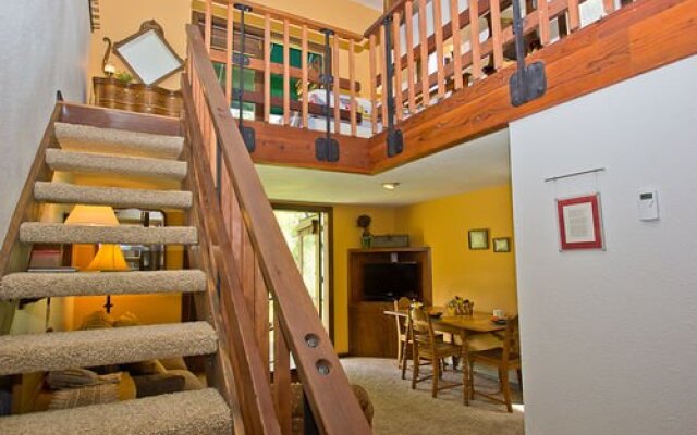 Manitou Lodge