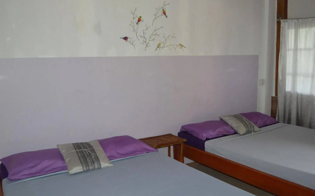 Laluna Bungalows & Restaurant