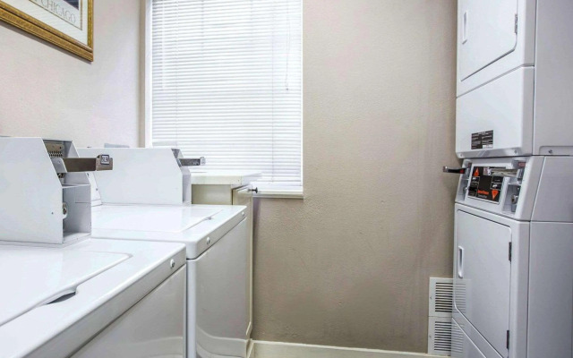Quality Suites Atlanta Buckhead Village North