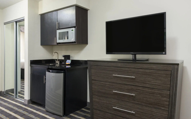 Holiday Inn Express & Suites Norman by IHG