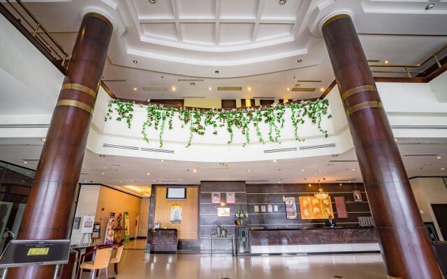 Crystal Crown Hotel