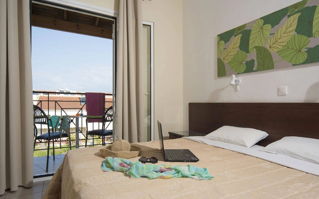 Metaxa Apartments