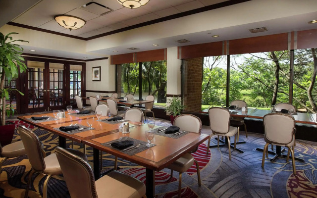 DoubleTree by Hilton Lisle Naperville