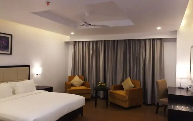 Triguna Clarks Inn