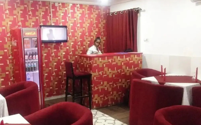 Chrisolik Hotel