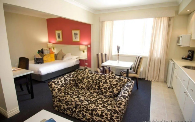 Hotel Collins