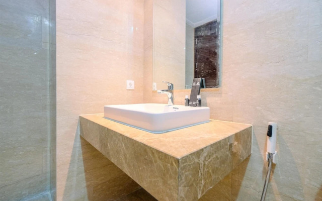Modern Look And Comfy 2Br At Menteng Park Apartment