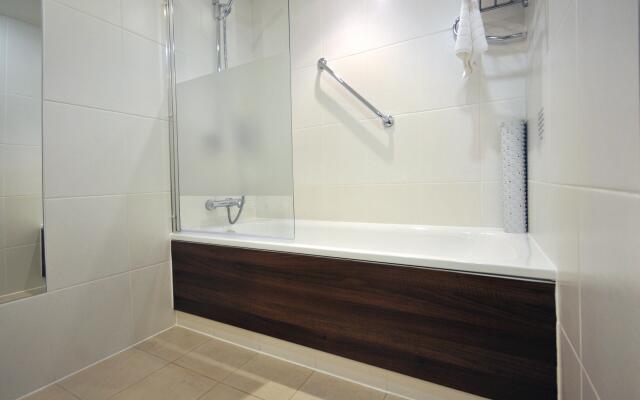 Holiday Inn Express Leigh - Sports Village by IHG
