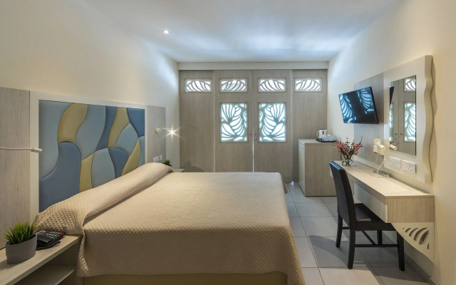 Tofinis Hotel