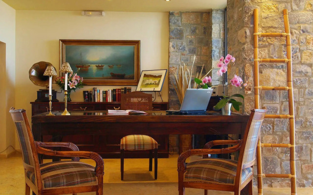 Creta Blue Boutique Hotel & Suites