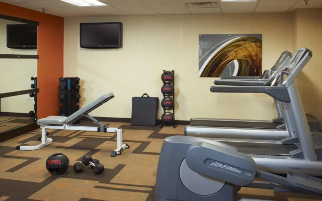 Courtyard by Marriott Chicago Deerfield
