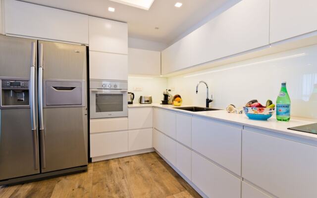 3 BR Family Home Sea View and 2 Parking