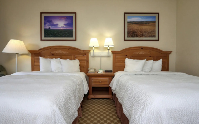 Lancaster Inn and Suites