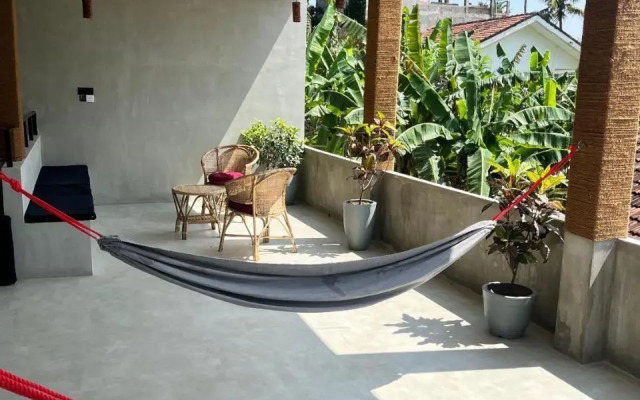 Coconut Surf Inn