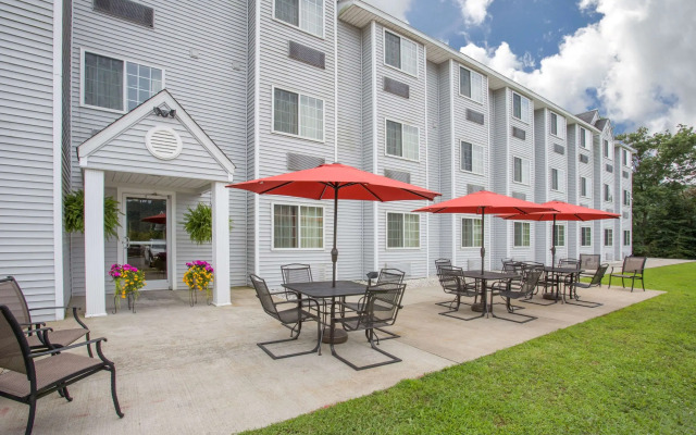 Microtel Inn & Suites by Wyndham Gassaway/Sutton