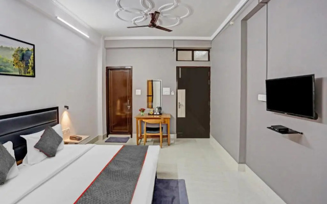 Oyo Townhouse 1082 Holidayy Inn