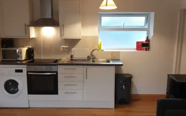 Cromwell Apartment