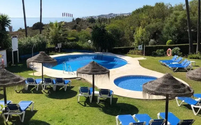 Club la Costa at Las Farolas Royale