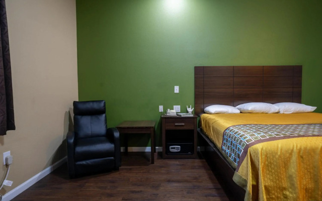 Texas Bungalows Hotel & Hotel Que at Lakeline Austin Cedar Park