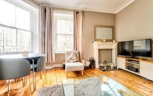 Gorgeous Modern Apartment in Canonmills