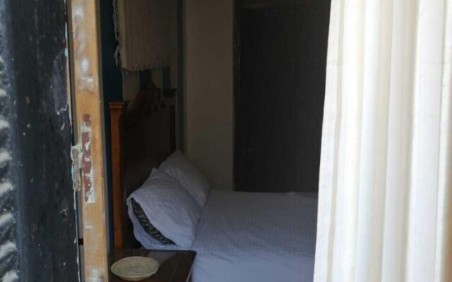 Hostel Touahine