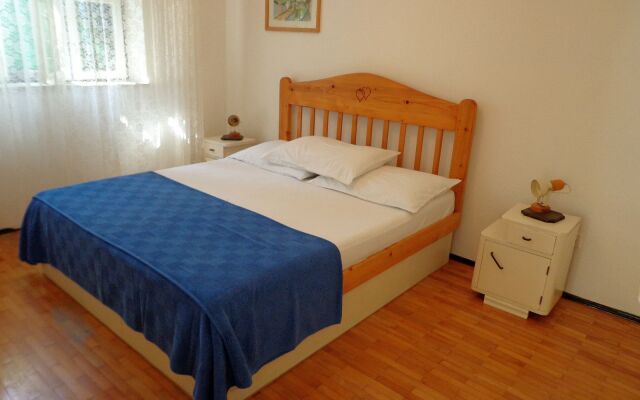 Apartment Brane - 150m from sea: A1 Bol, Island Brac