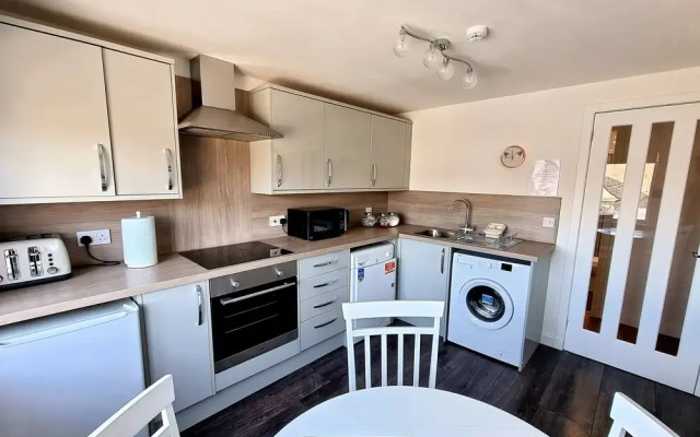 Lovatt Apartment Near City Center