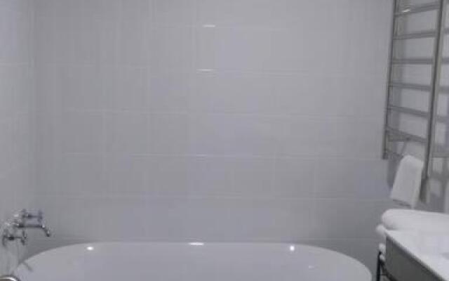 The Windsor lodge by BreathingSpace