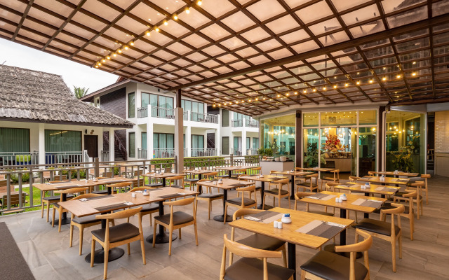 Hive Khaolak Beach Resort - Adults Only