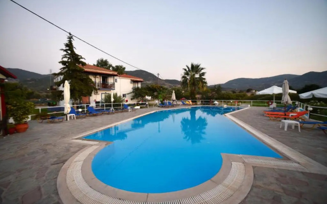 Annamaria Studios & Apartments