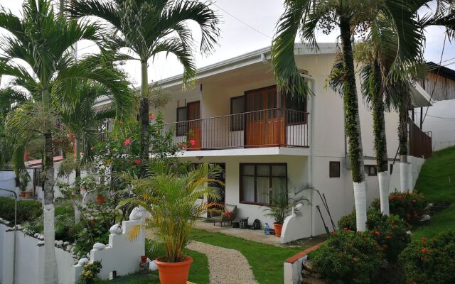 Casa Familiar Villa Aura