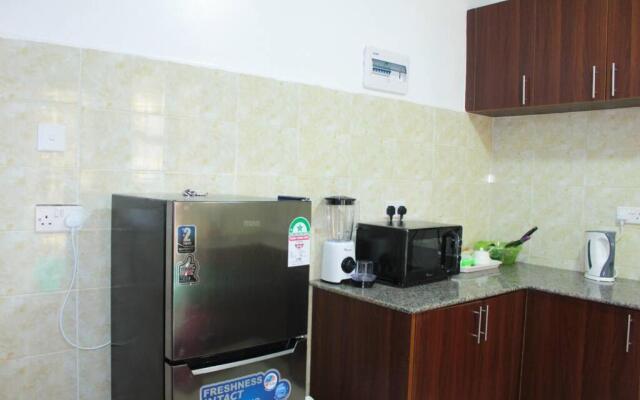 Lovely Emerald Green 3-Bedroom Apartment