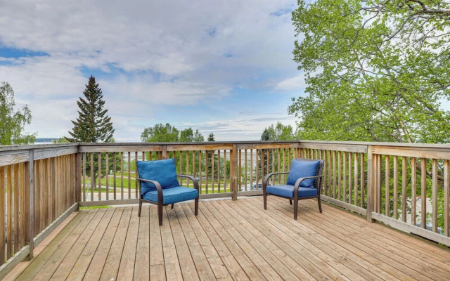 Coastal-view Apartment Near Downtown Anchorage!