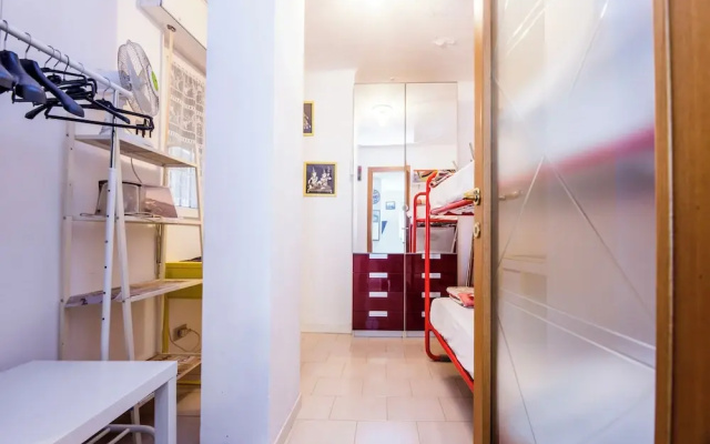 Bright Flat with Terrace near the Beach
