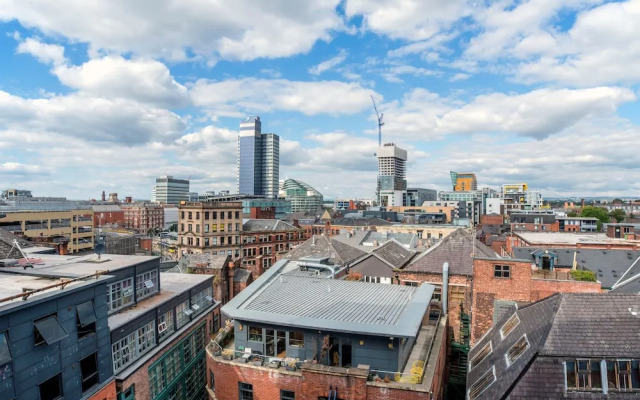 2 Bedroom Loft Apartment With City View