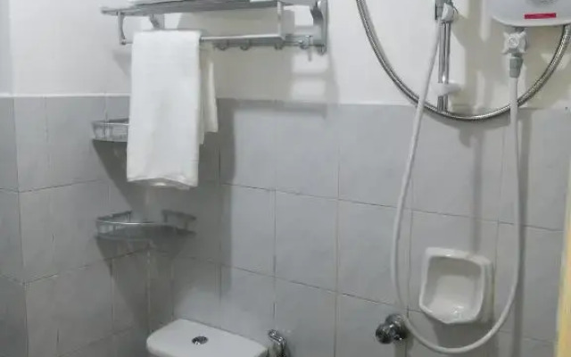 8mins to Paradigm Mall-Loft Apt 3BR & 2Bath (6-8pax)