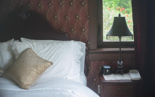 Country Bay Manor B&B