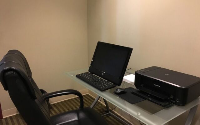 Norwood Inn & Suites