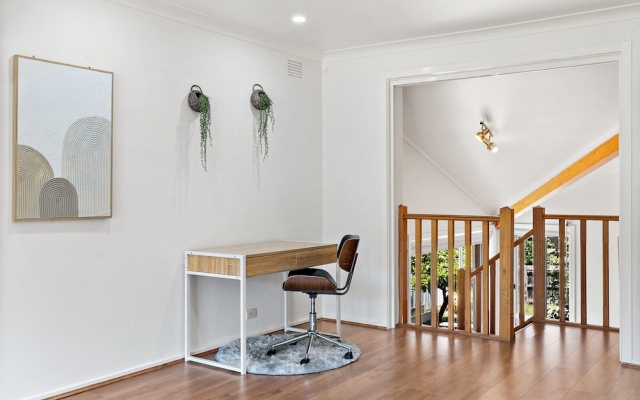 Spacious 4-bed House With Garden in Doncaster