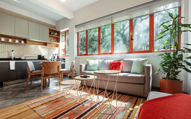 Chic Modern La Condesa Apt in Art Deco Building
