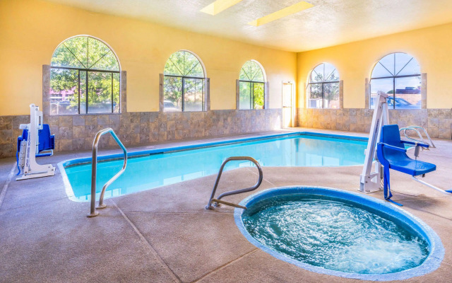 Days Inn by Wyndham Los Lunas