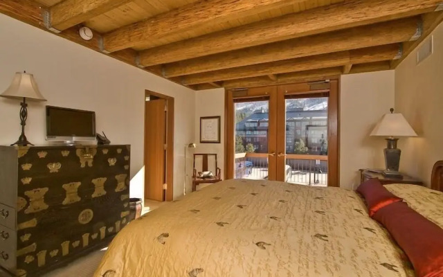 Downtown Penthouse 4 Bedroom Condo