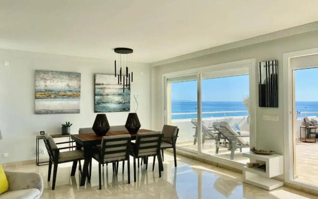 E18 Primera línea playa - Espectacular dúplex, vistas únicas- Estepona